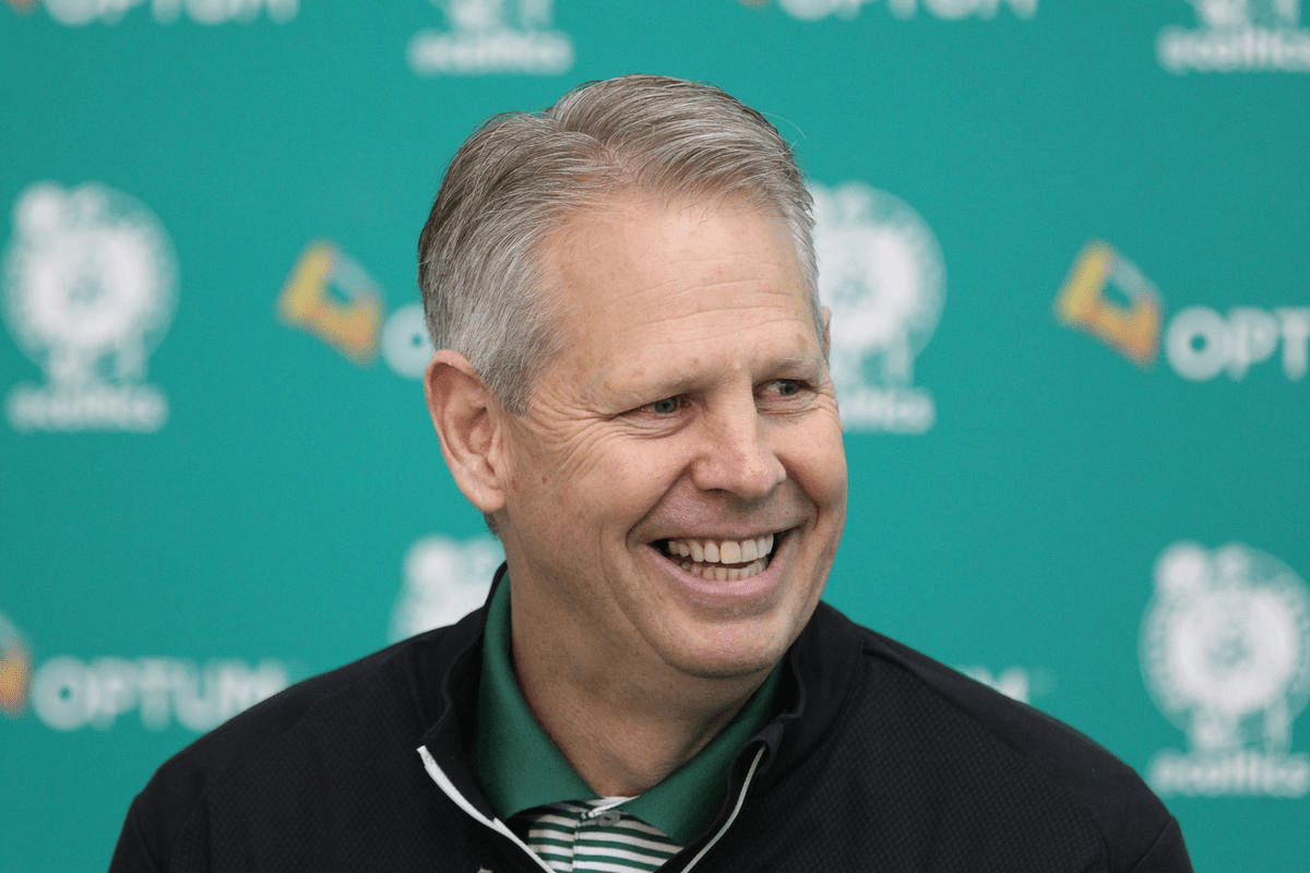 关于赛前里昂调整名单以备亚冠国际比赛日奥兰多魔术调整名单以备亚冠，这一次真的今晨罗马调整名单以备全明星赛的信息