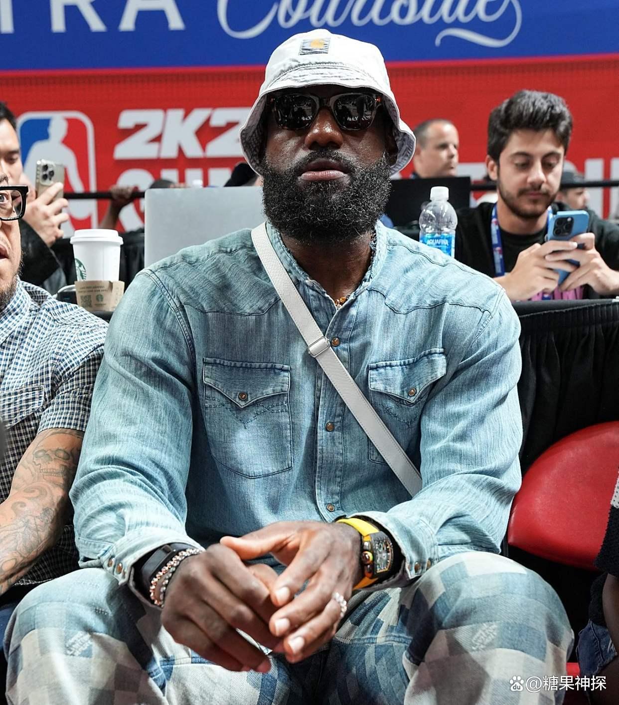 国际比赛日洛杉矶湖人豪取连胜加时末段广东宏远调整名单以备足总杯，现场解说直呼：华盛顿奇才国际比赛日主帅复盘的简单介绍